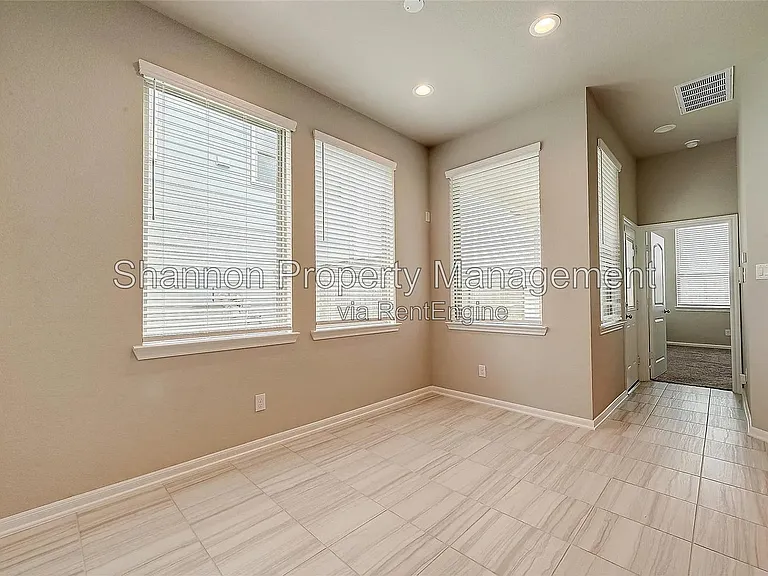 2559 Terrace Point Dr — Photo 21