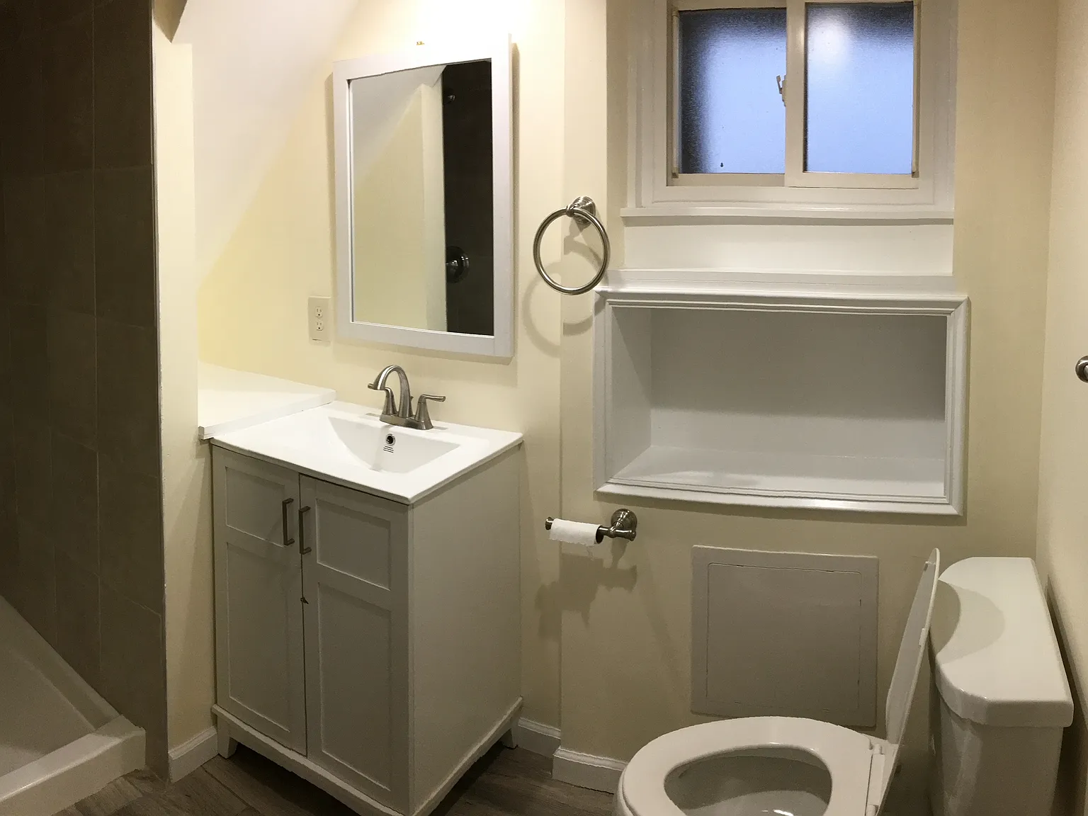 3 bed, 1300 sqft, $3,600 — Photo 4