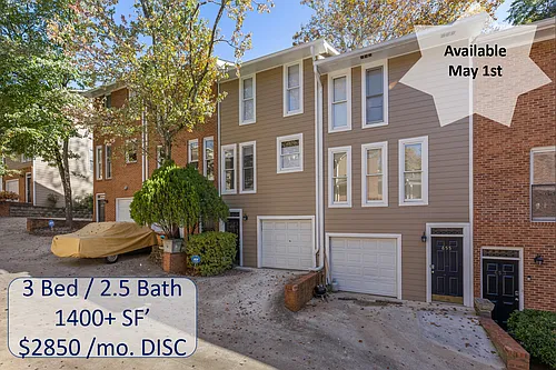 657 Park Village Dr NE Photo 1