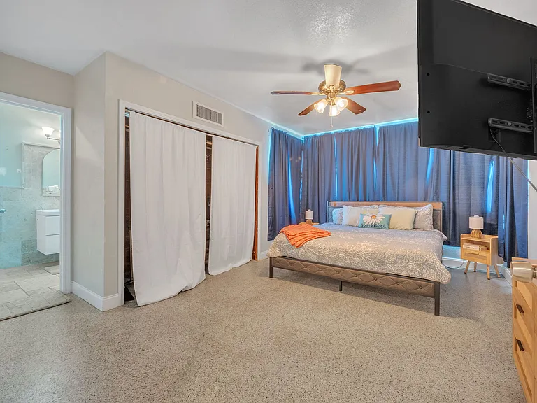 135 Park Ave — Photo 23