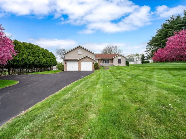 295 Holyoke Rd, Butler, PA 16001