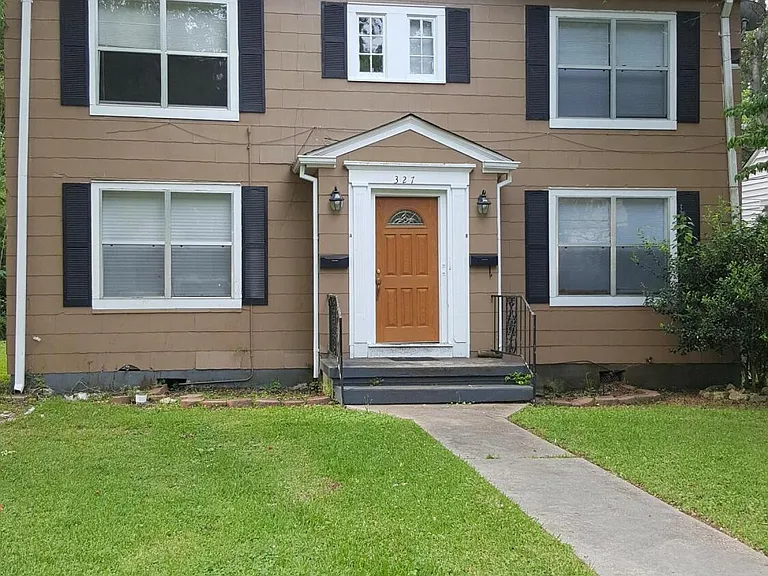 327 Decelle St #A — Photo 1