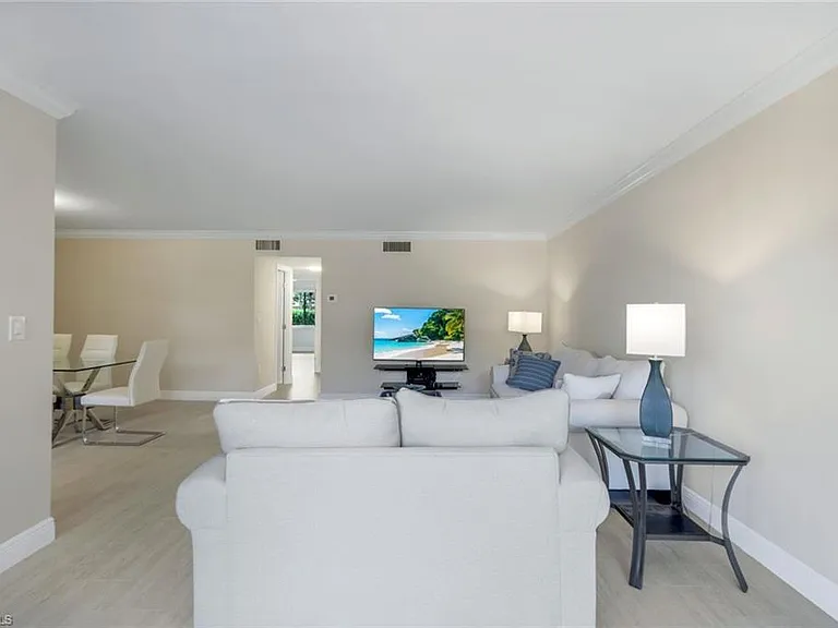 3200 Gulf Shore Blvd N #115 — Photo 4