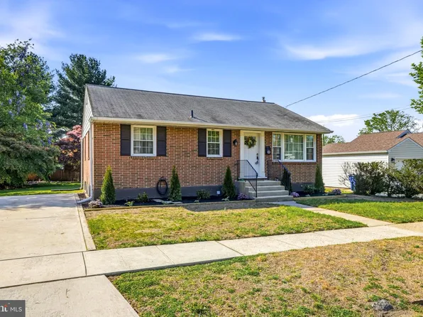 600 8th St, Riverton, NJ 08077