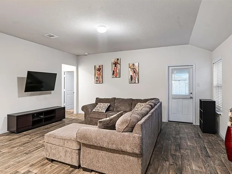 518 Poppy Field Ct — Photo 14