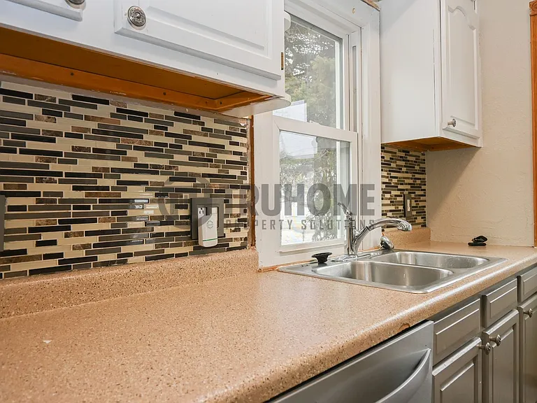 520 N 7th St — Photo 4