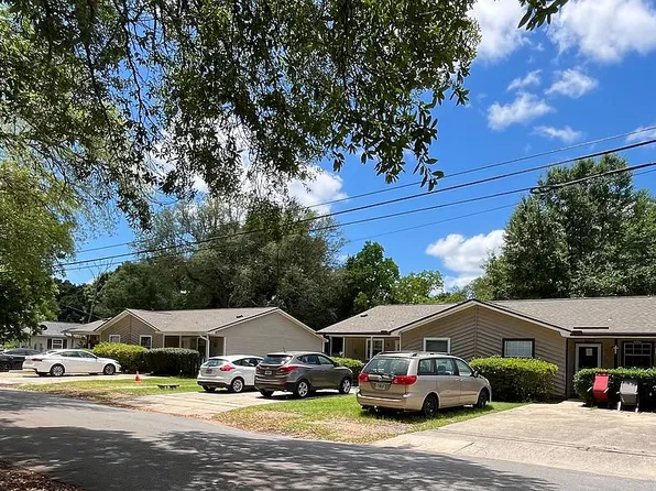5853 Byrom St, Milton, FL 32570