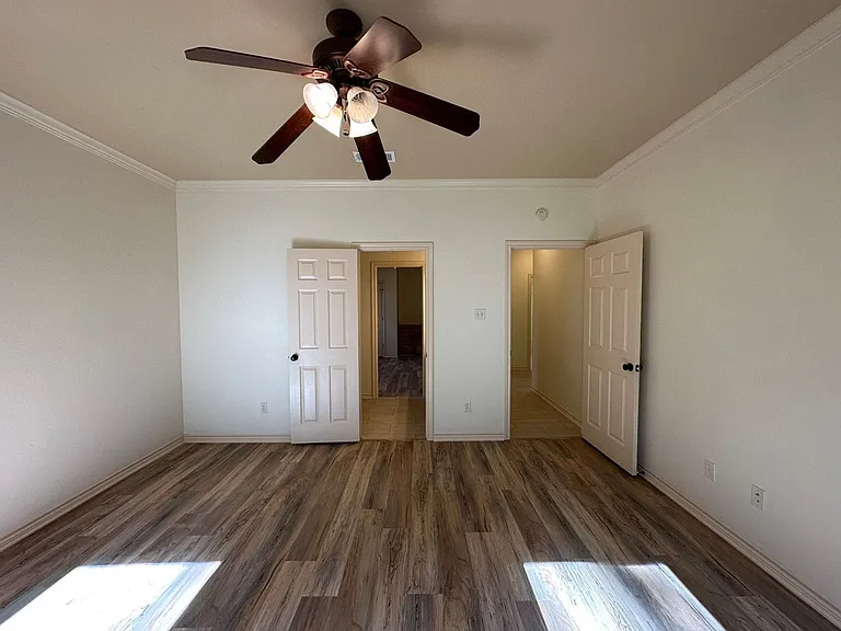 626 Huntwick Ln — Photo 25