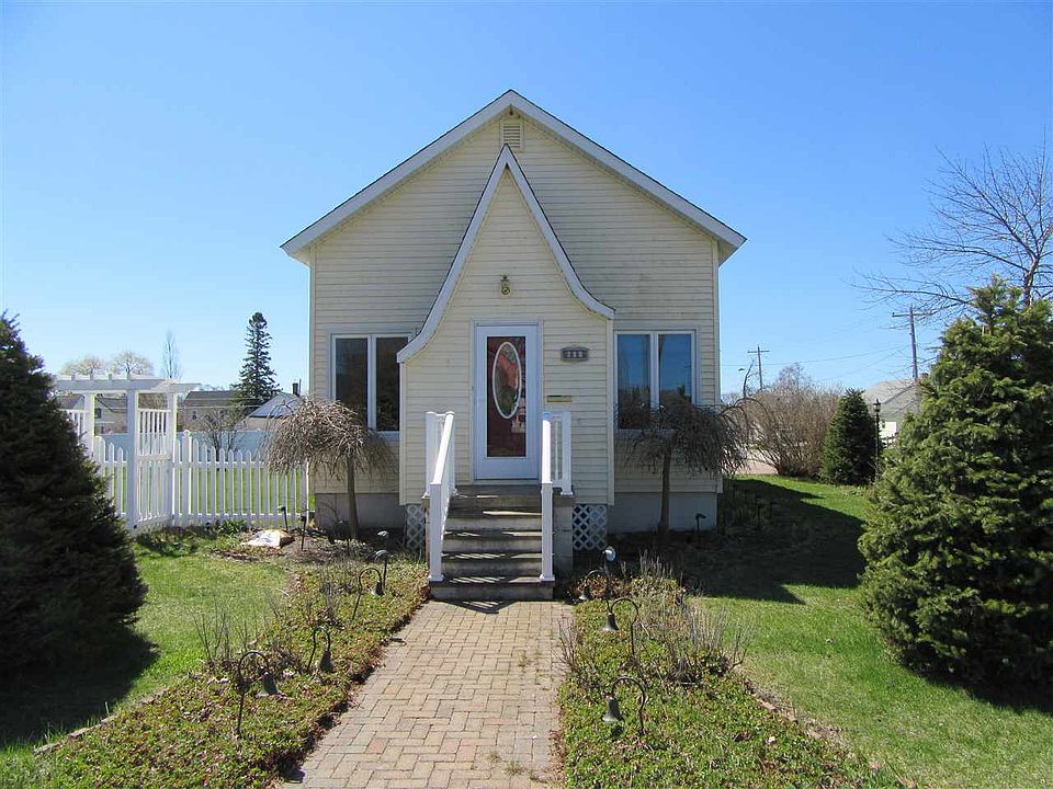 1st image of 601 Arbutus Ave