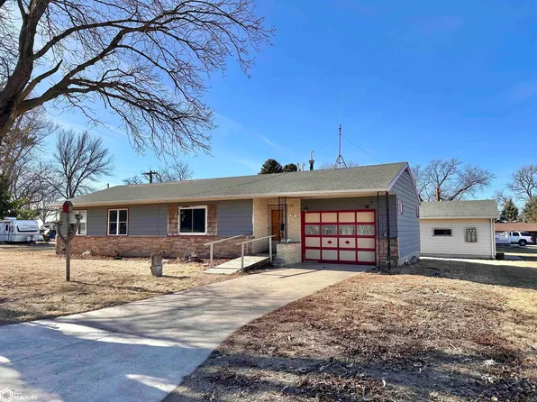 318 N Oak St, Kanawha, IA 50447
