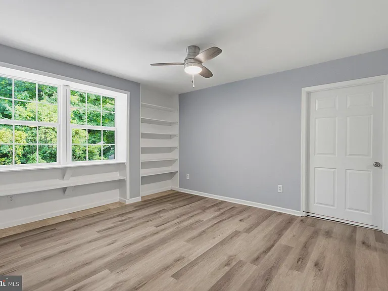 4915 Powell Rd — Photo 30