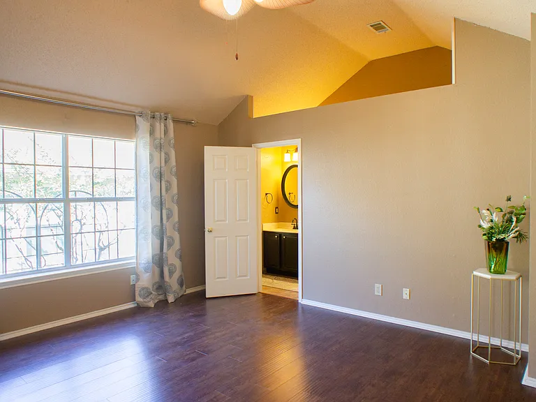10300 Concord Dr — Photo 14