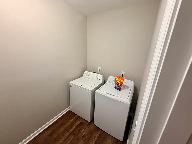 416 Poplar St — Photo 49