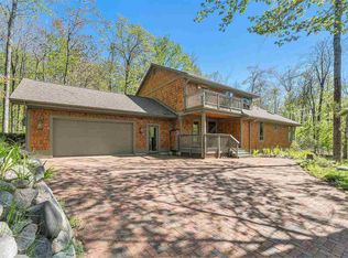 350 Birchwood Dr, Harbor Springs, MI 49740