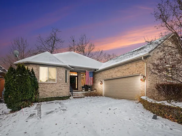 58843 Gallery Ct, Washington, MI 48094