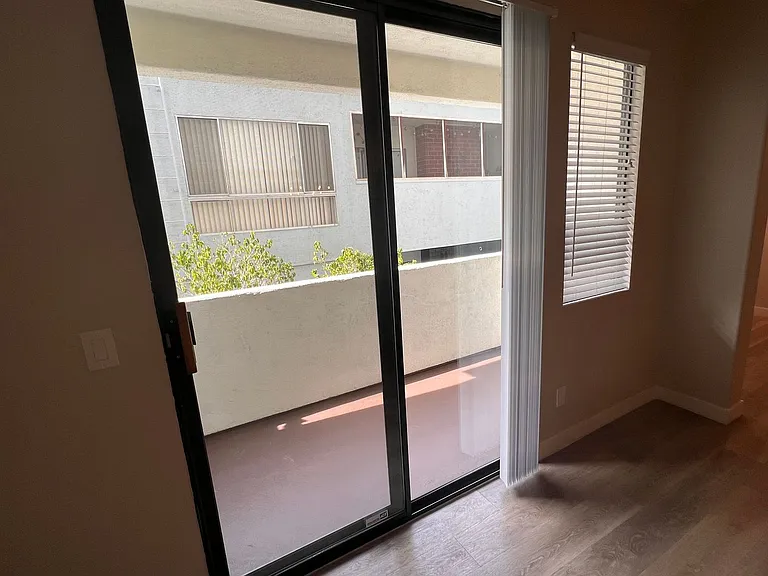 4623 Willis Ave — Photo 13