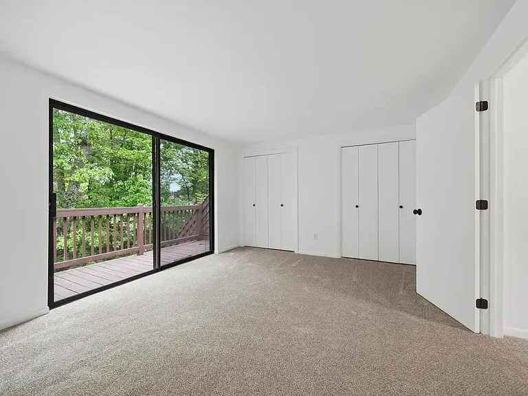25 Silverton Dr — Photo 10