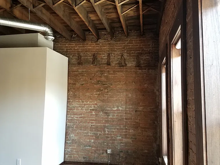 20 Washington St #1 — Photo 7