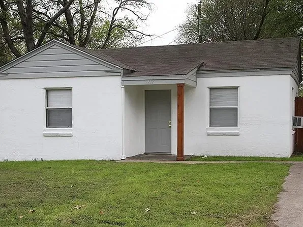 9217 N Dodson Dr, White Settlement, TX 76108