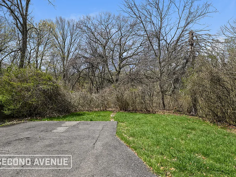 220 Briarwood Dr — Photo 22