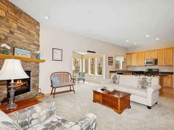 5042 Everest Ln N, Plymouth, MN 55446