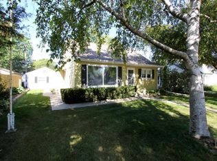 2915 S 92nd St, West Allis, WI 53227