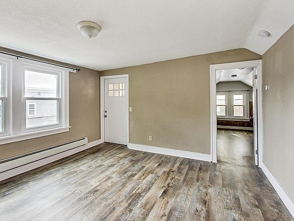 3rd image of 2225 Johnson St NE #2225