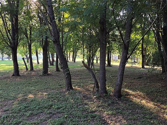 5th image of 2305 Whirlaway Dr