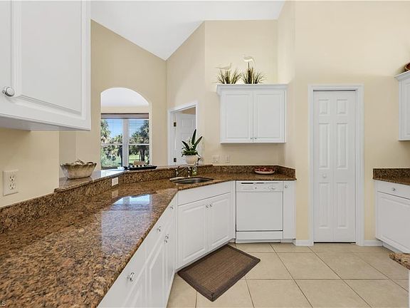 4th image of 1320 Charleston Square DR #201
