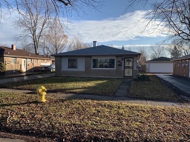 All brick  3 bedroom 2 bath  1147 sq ft ranch home