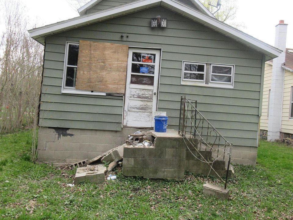 2nd image of 233 S Exchange St