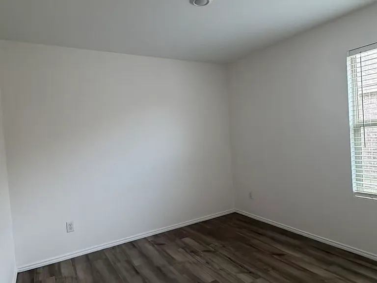 405 Laurenbrooke Dr — Photo 10