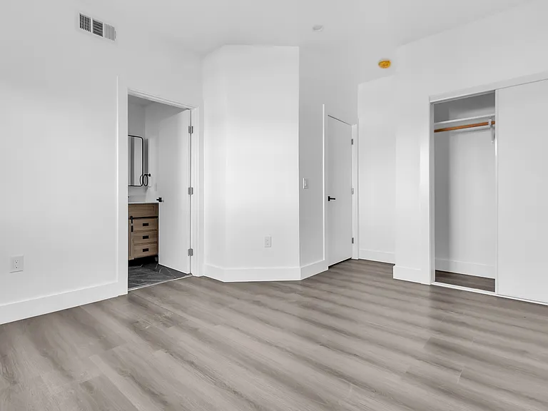 1571 Ricardo St #3 — Photo 4