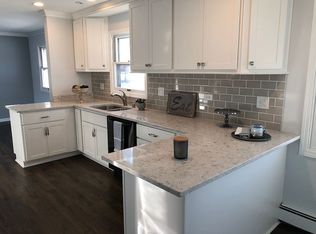 1202 Carol Crest Dr, Dundee, IL 60118