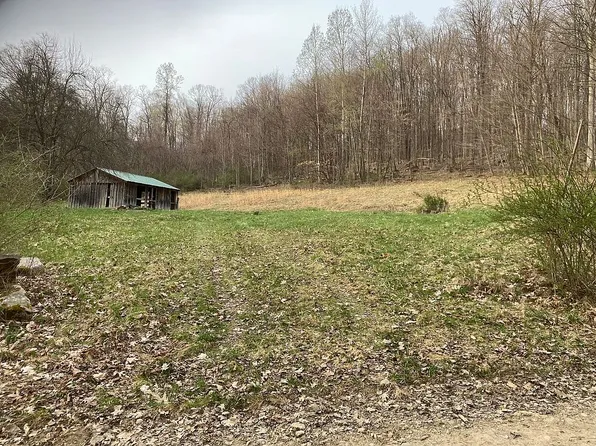 523 Four Wheel Dr, Warren, PA 16365