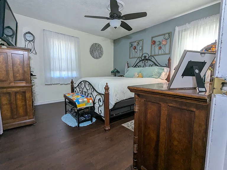 919 Milam Dr — Photo 16