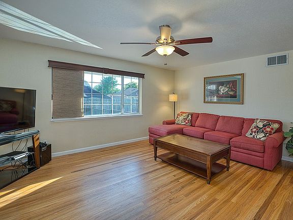 4th image of 3820 Dubac Way
