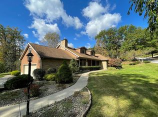 889 Greenway Dr, Altoona, PA 16601