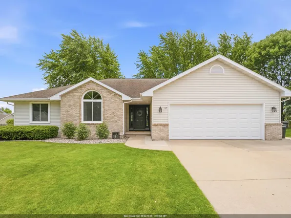 127 W Barefoot Ct, Appleton, WI 54913