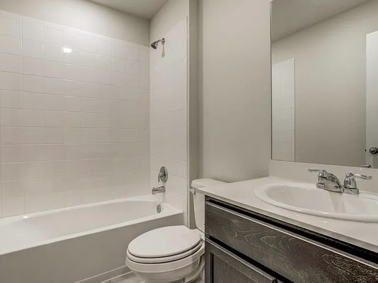 2426 Lupton St — Photo 10