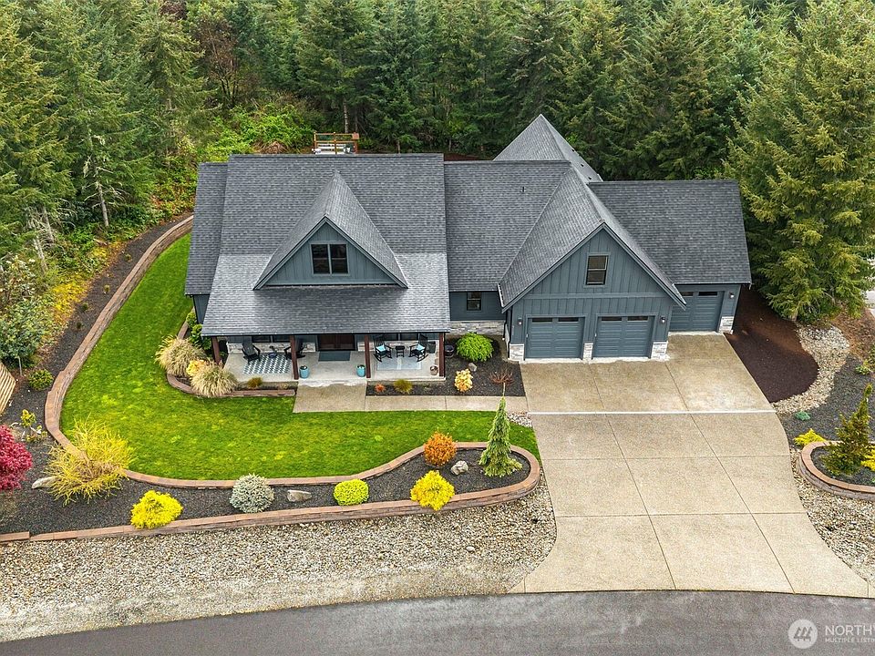 1st image of 5040 Coppermill Court NE