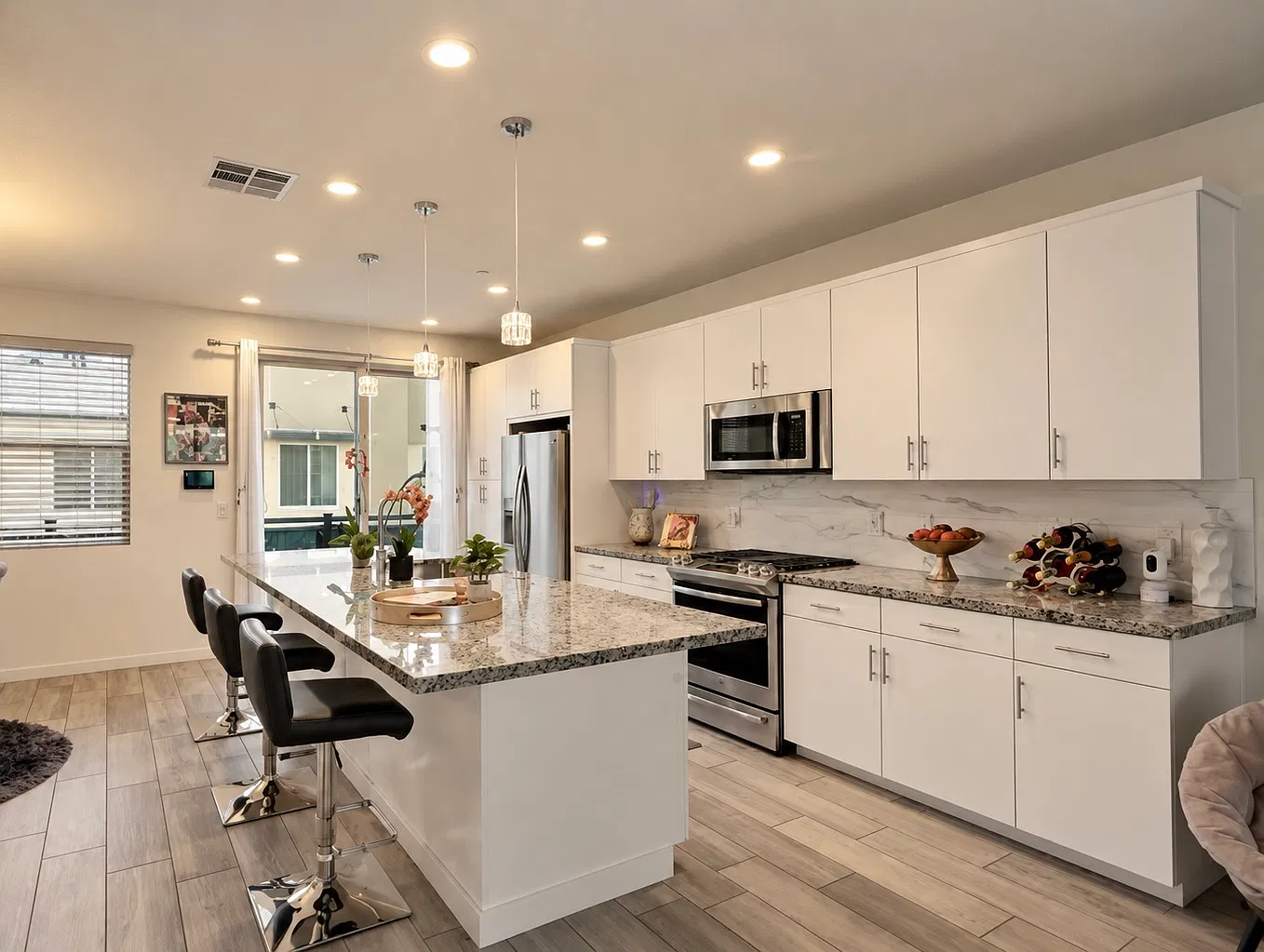 4 bed, 1854 sqft, $3,995 — Photo 1