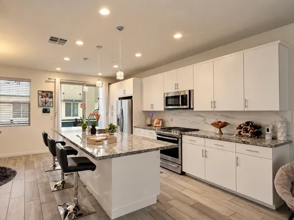 19547 W Cardigan Dr, Northridge, CA 91324