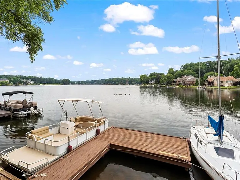 1695 Spinnaker Dr — Photo 3