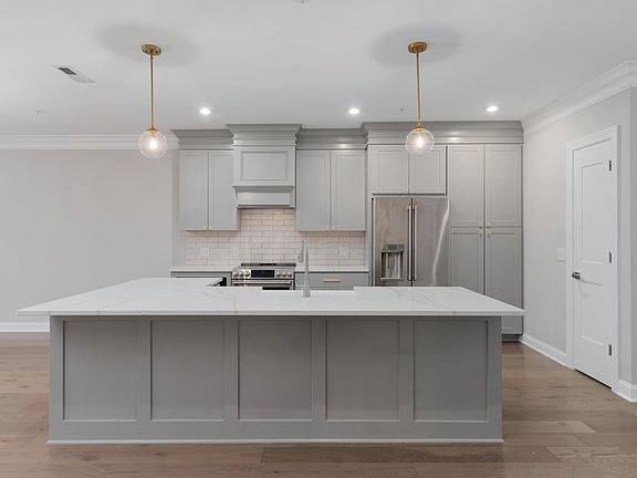 5th image of 5285 Highpointe Lakes Dr #304