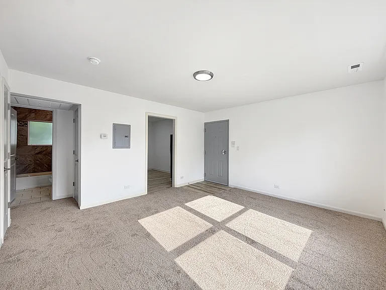 10407 N Church St #3 — Photo 13