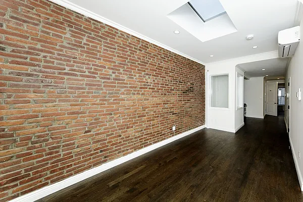 Rented by Icon Realty Management | media 3