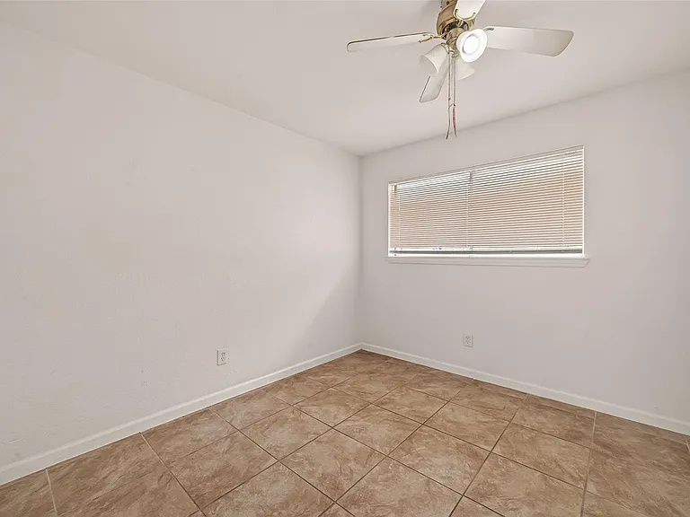 6311 Tall Willow Dr — Photo 23