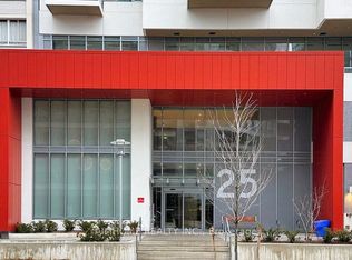 25 Holly St #606, Toronto, ON M4S 0E3