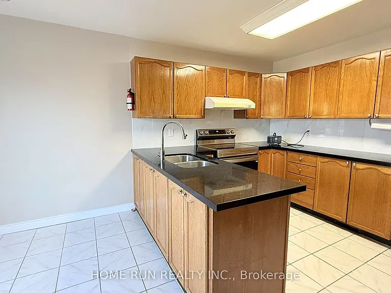2067 Legrand Cres — Photo 7